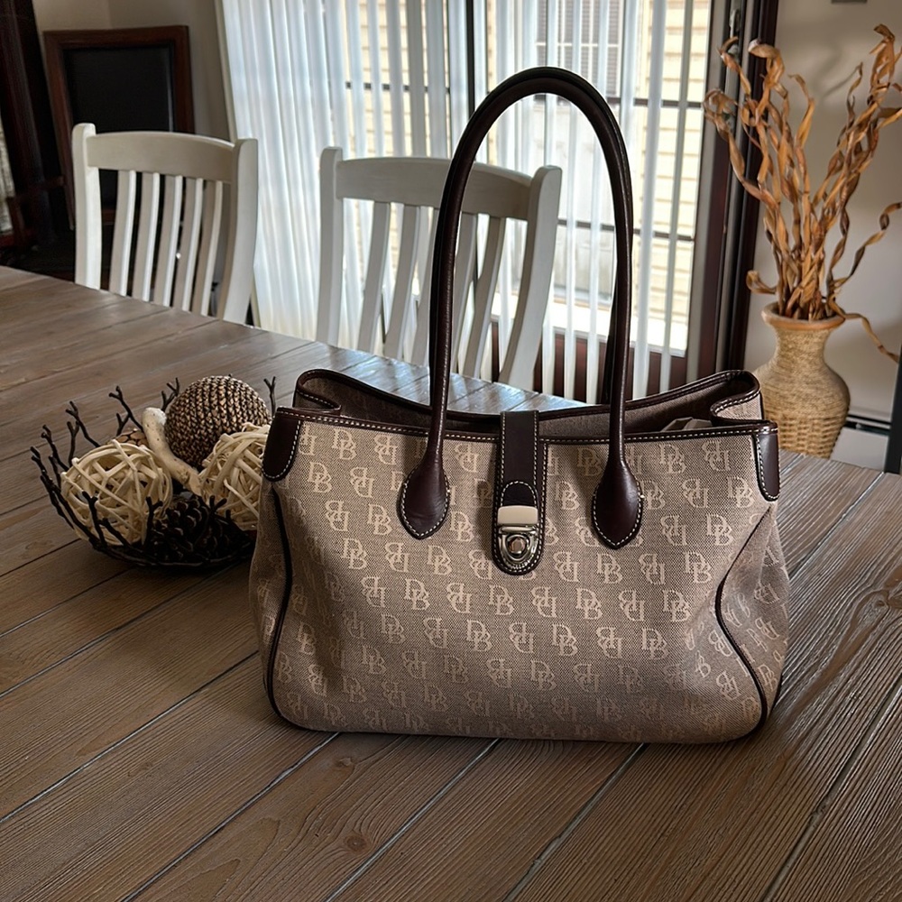 🤎Dooney & Bourke🤎
